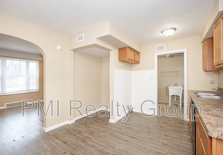 645 Babbitt Rd — Photo 6