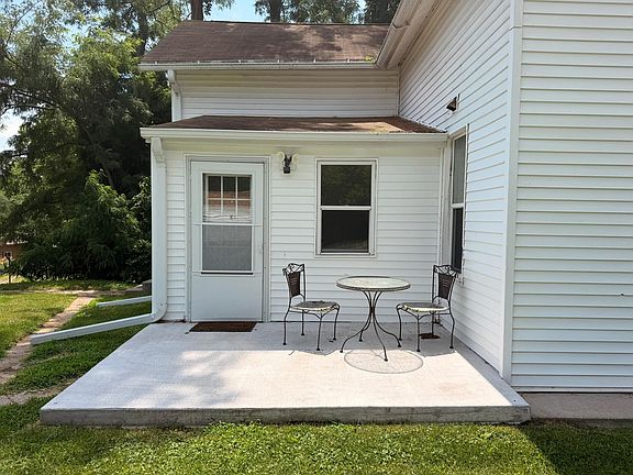 3rd image of 613 Climer St