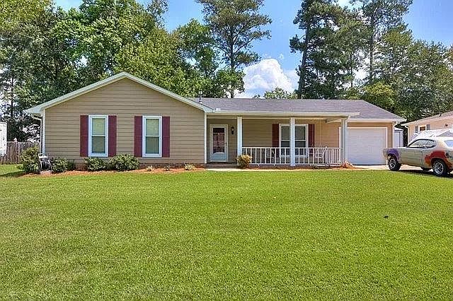 1st image of 220 Brooks Dr