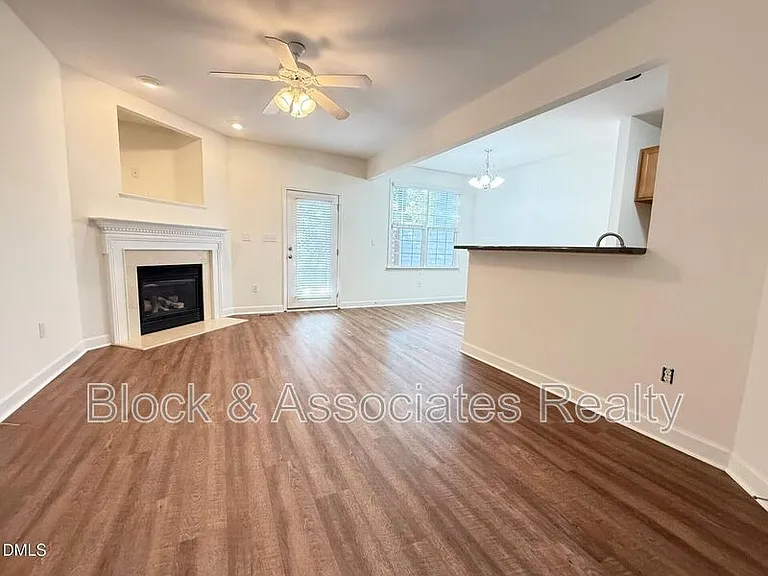 5523 Cottonrose Ln — Photo 4
