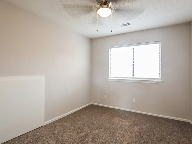 657 Edgewood Dr — Photo 15