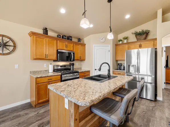 641 CIVIL WAY, Box Elder, SD 57719