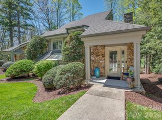 1003 Indian Cave Rd, Hendersonville, NC 28739