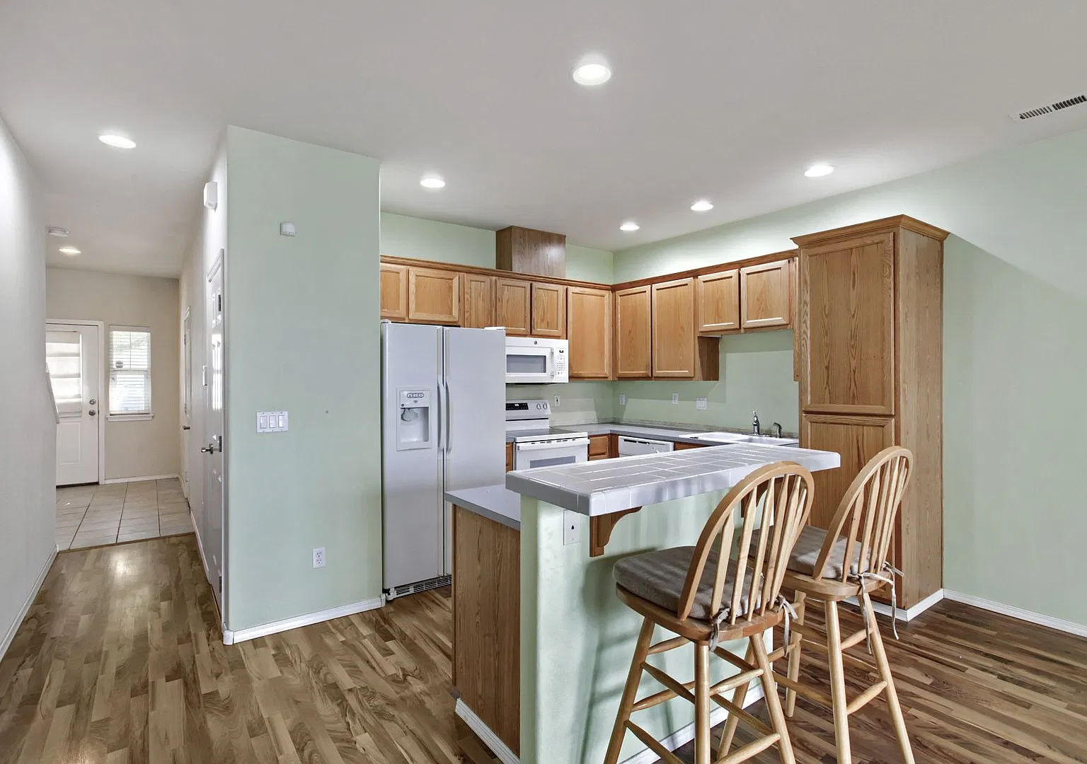 Liberty Oaks | 3 Bedrooms | 2.5 Bathrooms | Attached Garage — Photo 4