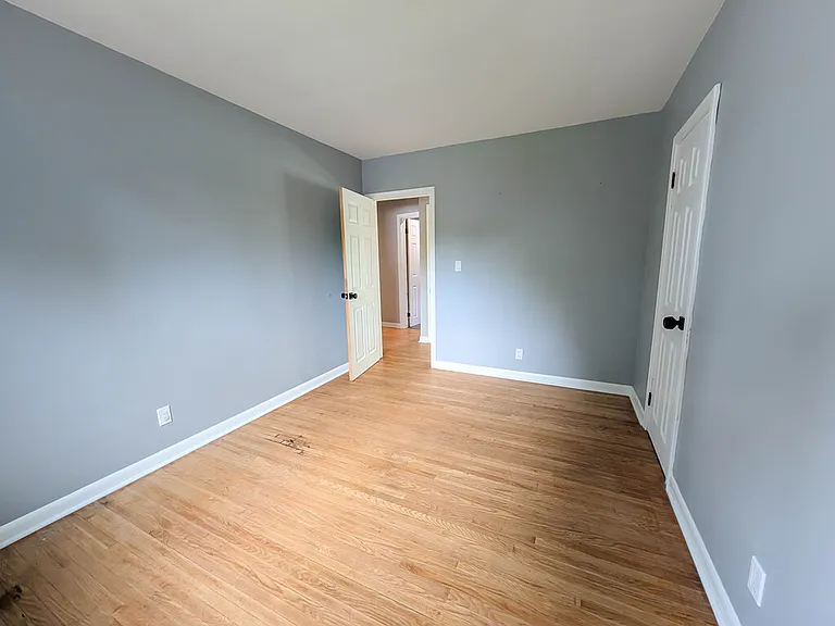 6332 Sherwood Rd — Photo 15