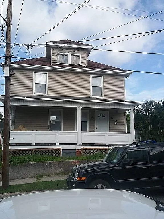 24 Weber St photo 1