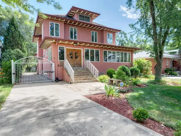 301 S Villa Ave, Villa Park, IL 60181