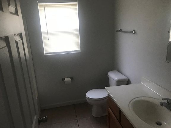 4th image of 167 Blue Willow Ln