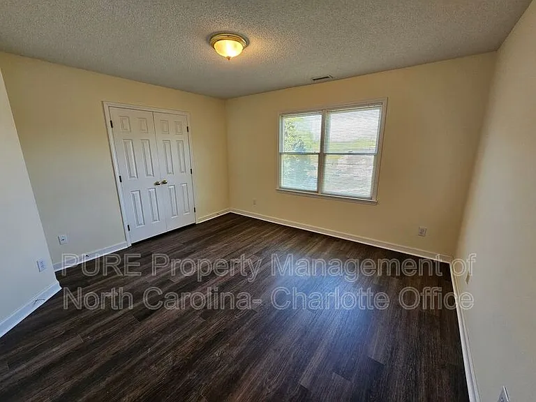 151 Woodfern Pl — Photo 28