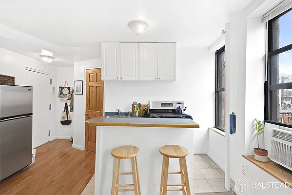 Rented by Halstead Real Estate | media 6