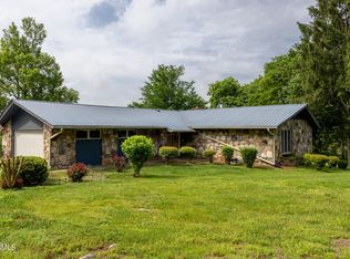 218 Creekwood Dr, Madisonville, TN 37354