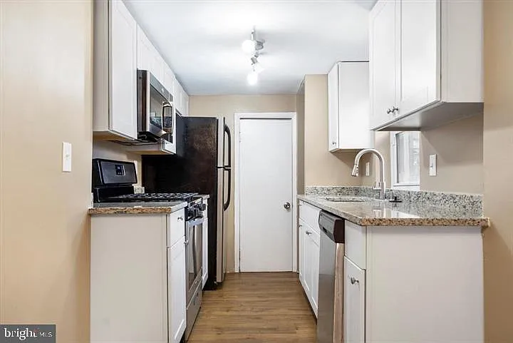 424 S Eden St — Photo 5