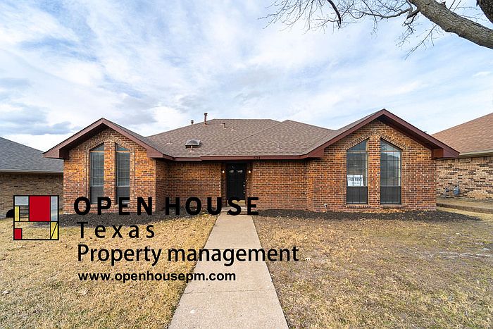 1st image of 624 Stoneybrook Dr