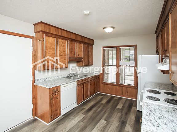 5th image of 517 Vega Dr