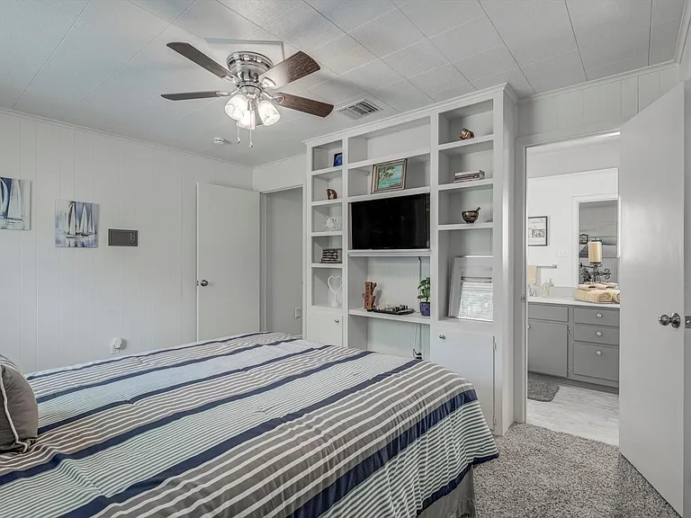 22 Winged Foot Dr — Photo 34