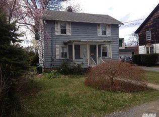 12 W End Ave, Great Neck, NY 11023