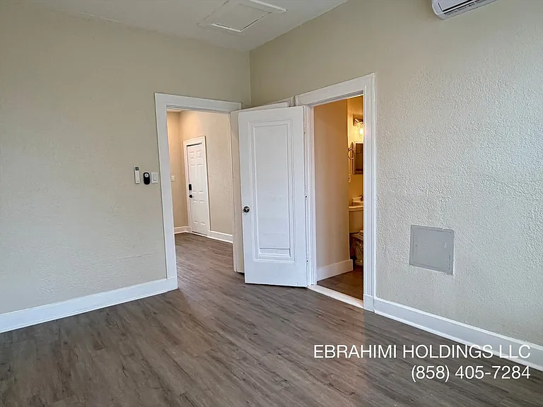 200 E Dewey Pl — Photo 18