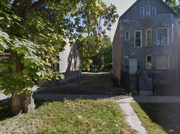 8107 S Muskegon Ave, Chicago, IL 60617