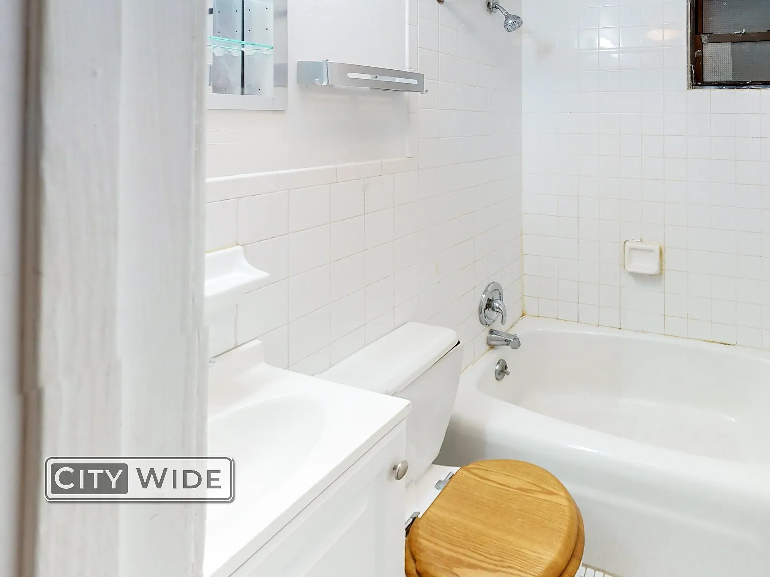 303 East 9th Street — Photo 4