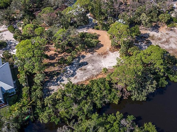 5th image of 7233 Pine Needle Rd