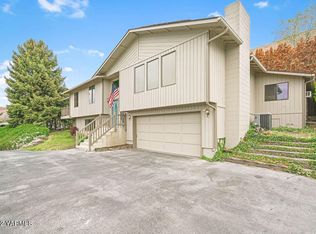 121 Cedar Hill Dr, Yakima, WA 98908