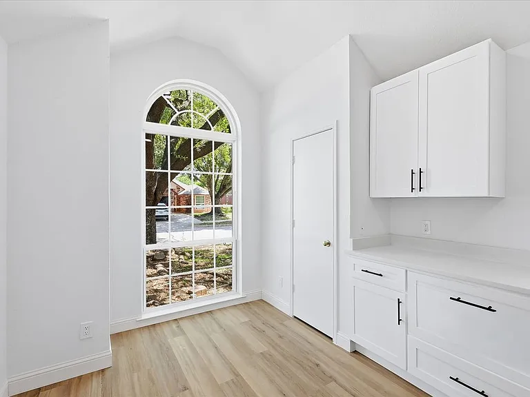 8812 Sabinas Trl — Photo 21
