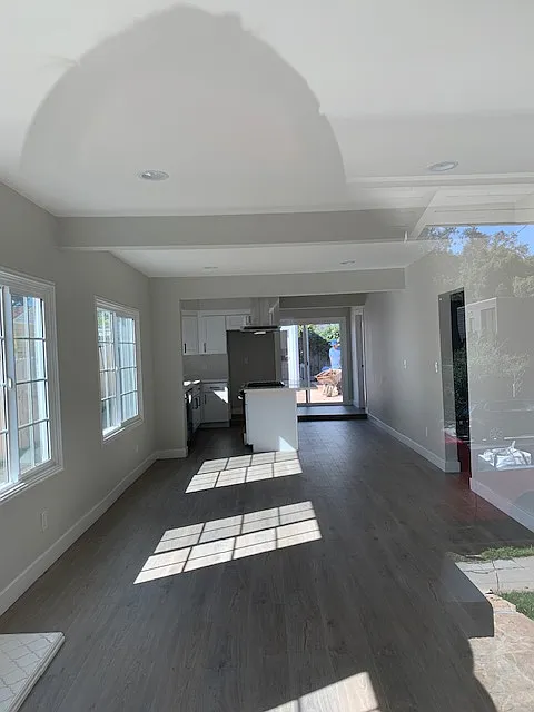 2 bed, 1000 sqft, $4,500 — Photo 3