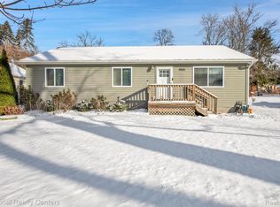 3565 Rush Lake Rd, Pinckney, MI 48169