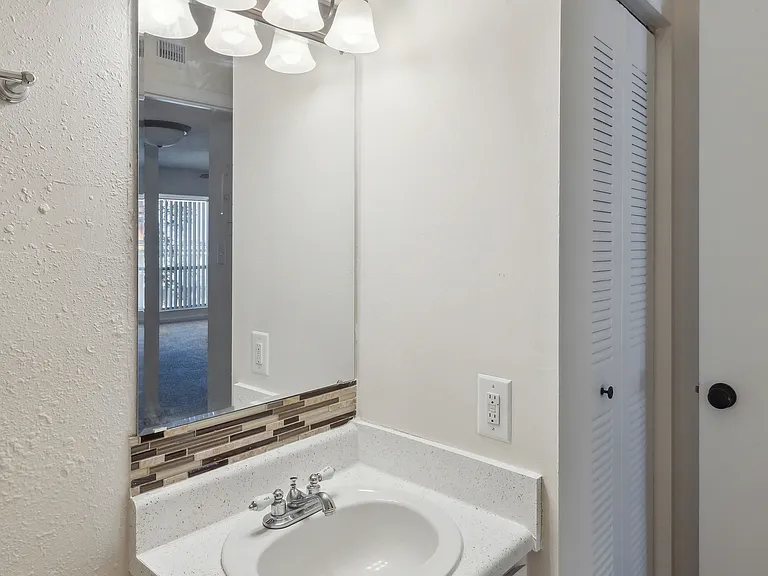 Overlook Apartments — Photo 20