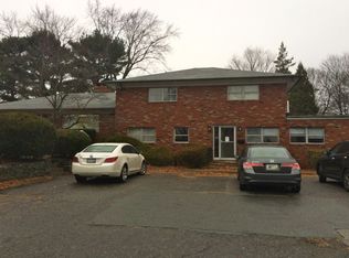 1221 Post Rd, Warwick, RI 02888
