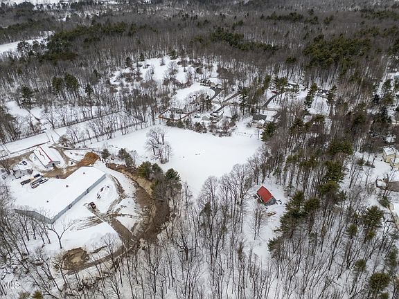 3rd image of 377 Middle Grove Road