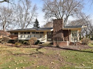 320 S Westlawn Ave, Aurora, IL 60506