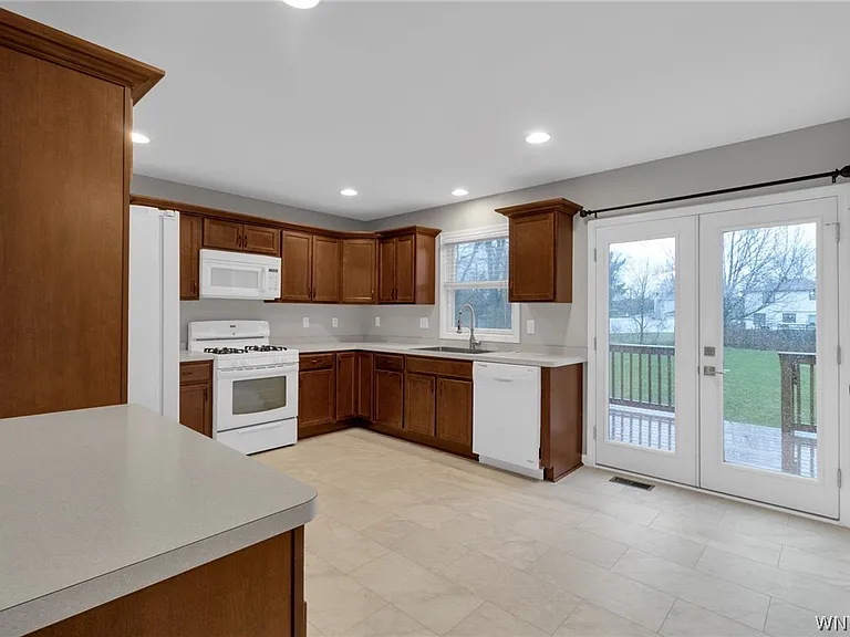 940 Reserve Rd — Photo 10