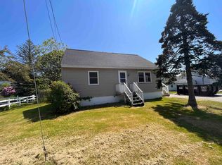 10 3rd St, Somersworth, NH 03878
