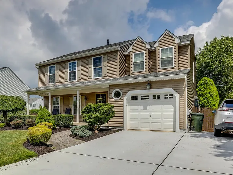 151 Rambling Rd — Photo 42