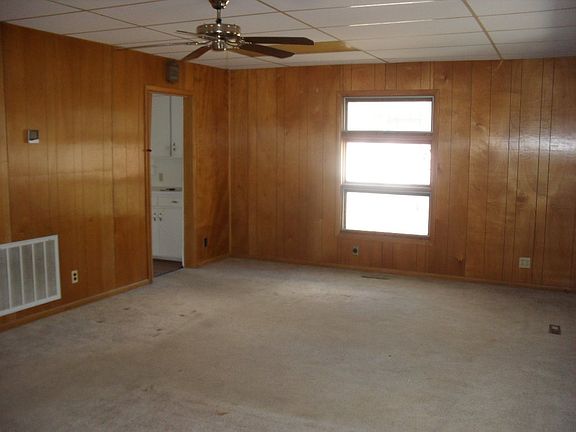 2nd image of 325 S 3rd St