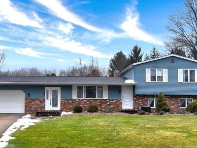 8010 Zupancic Dr, Garrettsville, OH, 44231