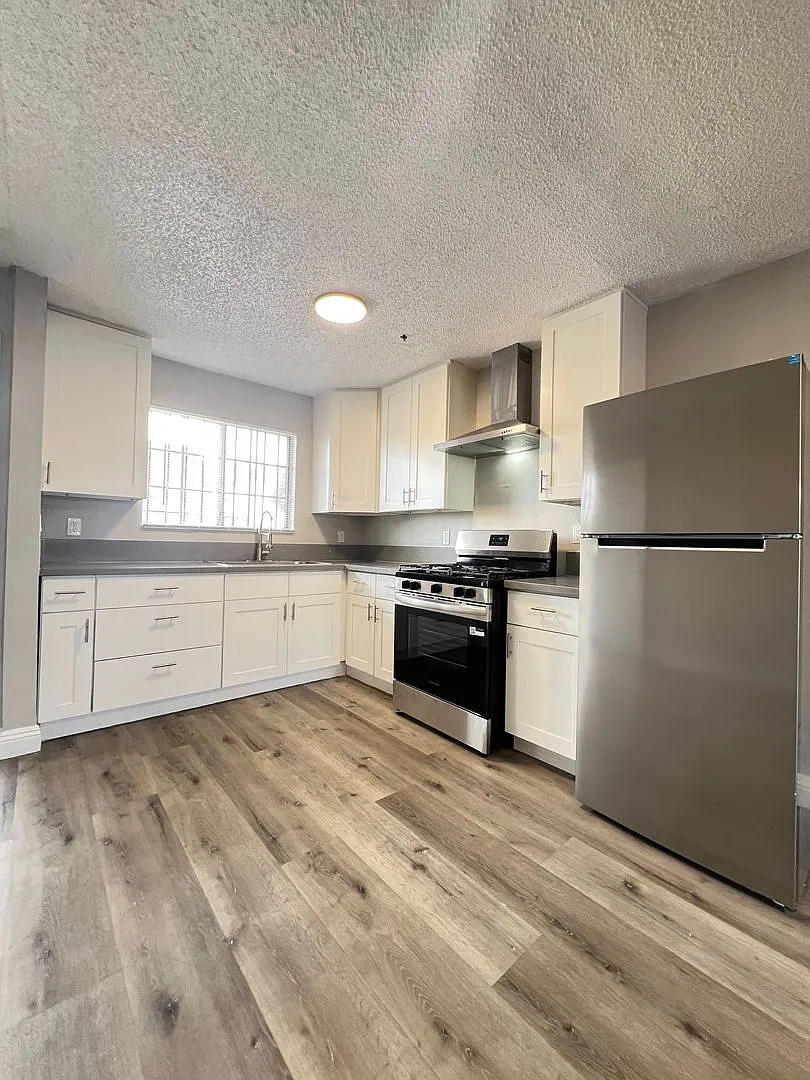 8307 S. Figueroa Street — Photo 1
