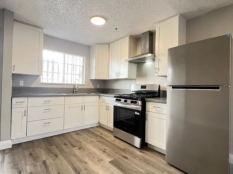 8307 S Figueroa St — Photo 1