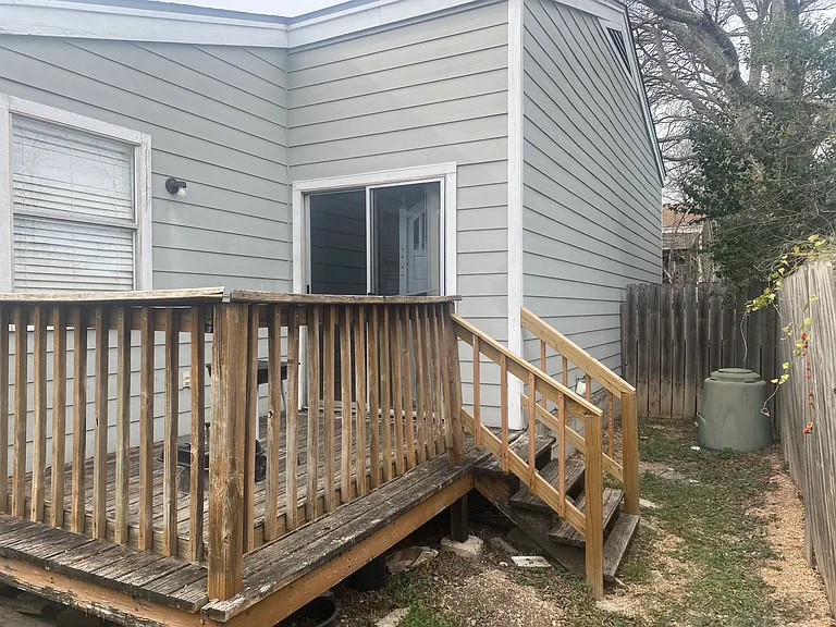 904 King Albert St #B — Photo 20