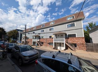 25 Suffolk St #1A, Cambridge, MA 02139