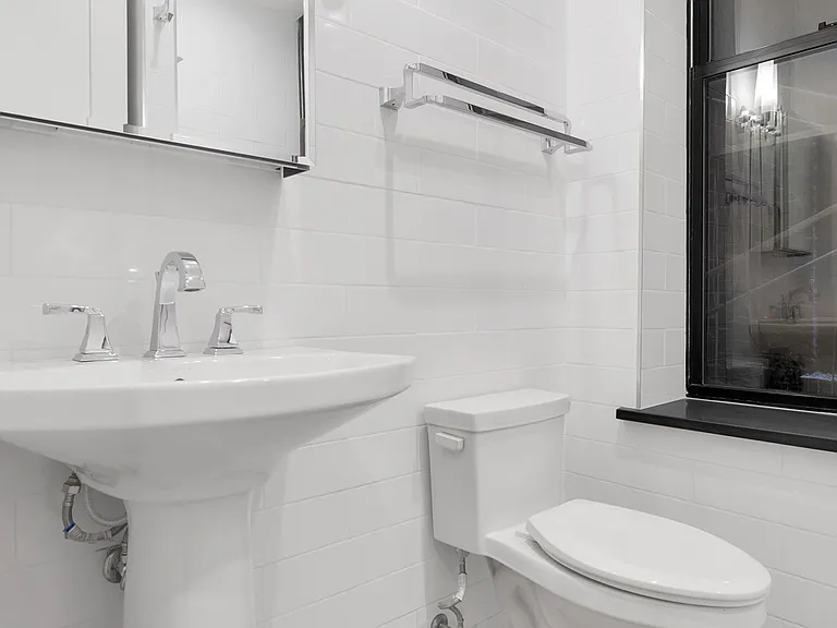 400 W 56th St #3B — Photo 7
