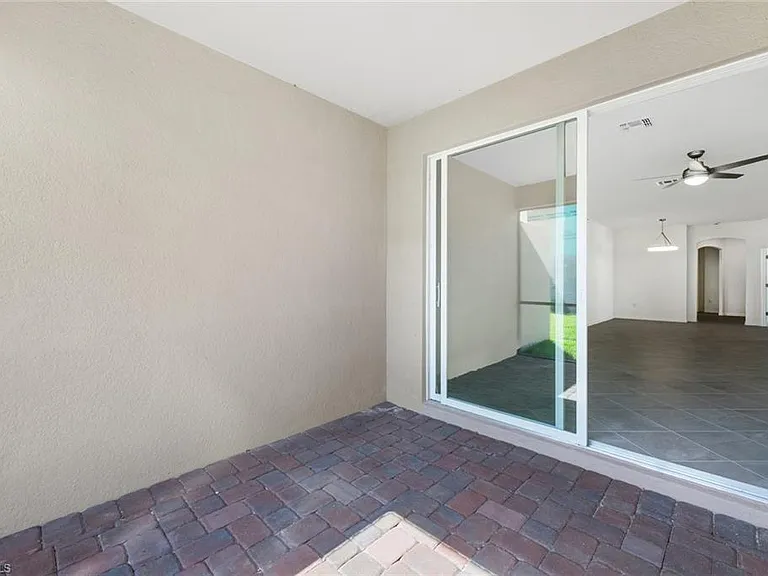 2672 Vine Ave — Photo 26