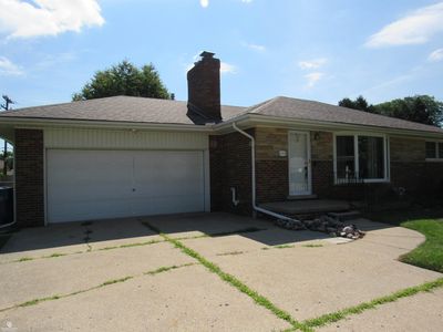 32900 Knapp Ave, Warren, MI, 48093