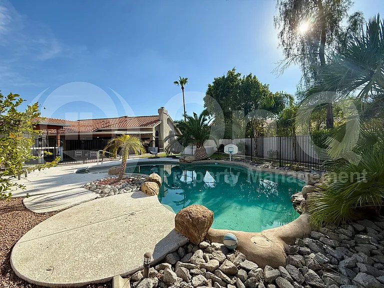 401 S Tiago Dr — Photo 28