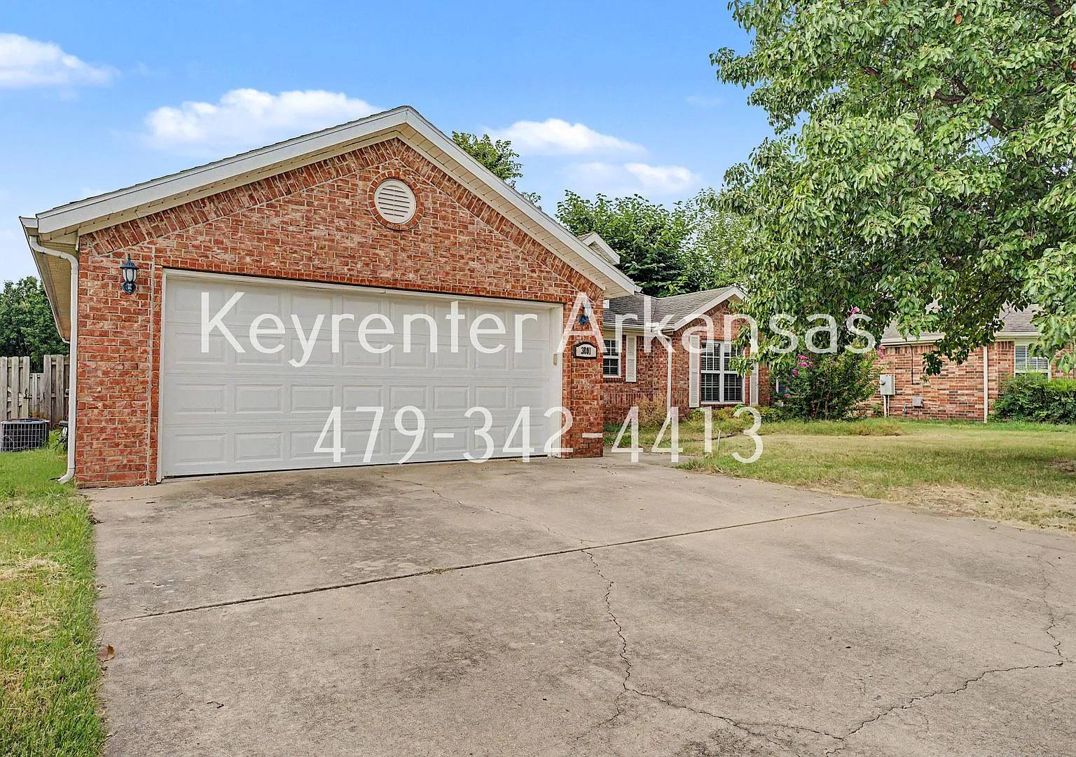 Beautiful 3 Bed, 2 Bath Bentonville Home with Fireplace & Fenced Backyard — Photo 2