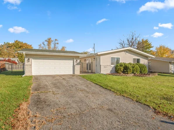 407 Saginaw Dr, Valparaiso, IN 46385