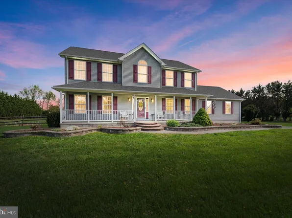 305 Garnet Ln, Smyrna, DE 19977