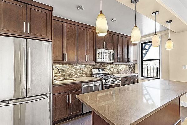 1st image of 37 W 72nd St APT 3D
