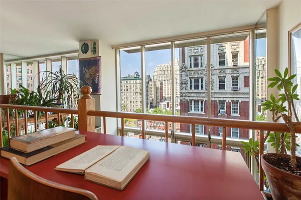 Sold by Triplemint | media 6